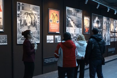«Помни… Мир спас советский солдат»